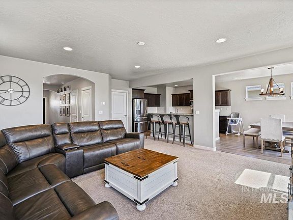 4th image of 10593 W Daylily Ave