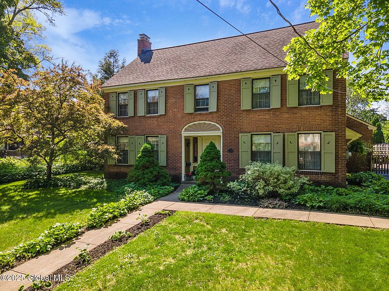 3rd image of 1435 Lowell Road