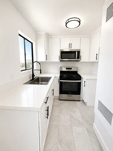 2345 Lincoln Park Photo 1