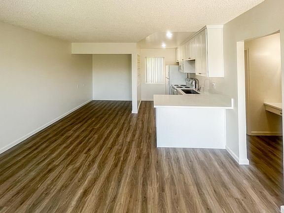 2nd image of 974 Thomas Ave #4