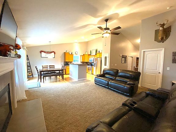 4th image of 741 Brevard Cir