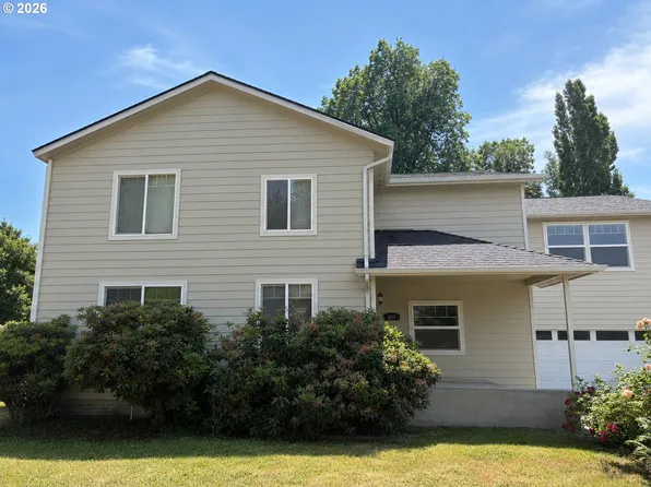 451 Oak Ter, Sweet Home, OR 97386