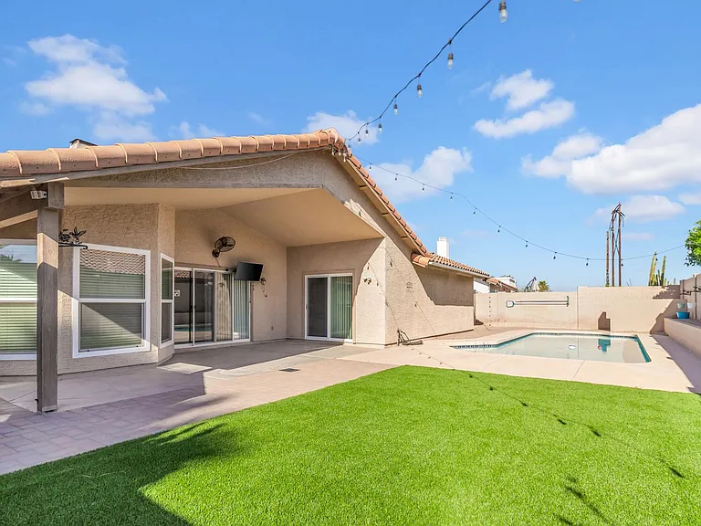 3945 E Salinas St — Photo 20