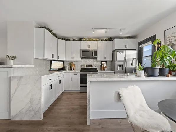 1242 Rutland Rd #12, Newport Beach, CA 92660