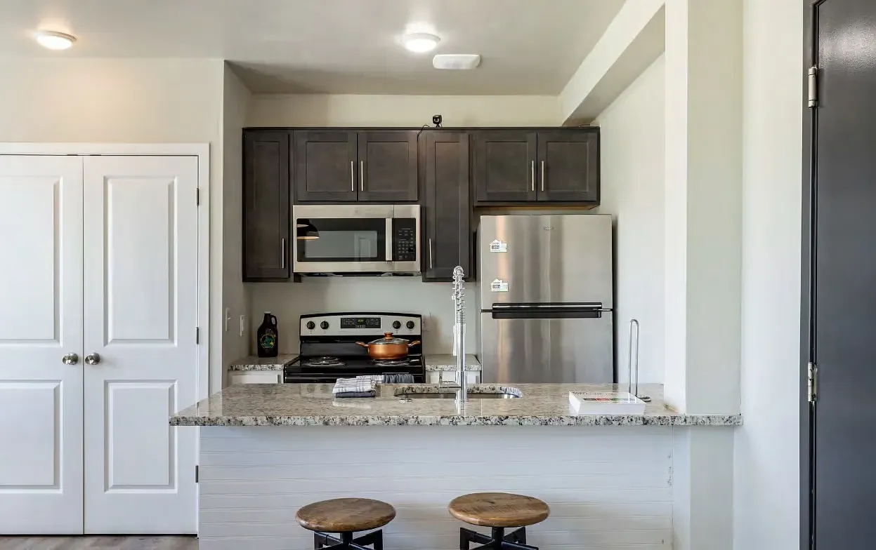 Bethune Lofts — Photo 3