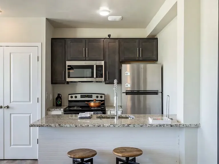 Bethune Lofts — Photo 2