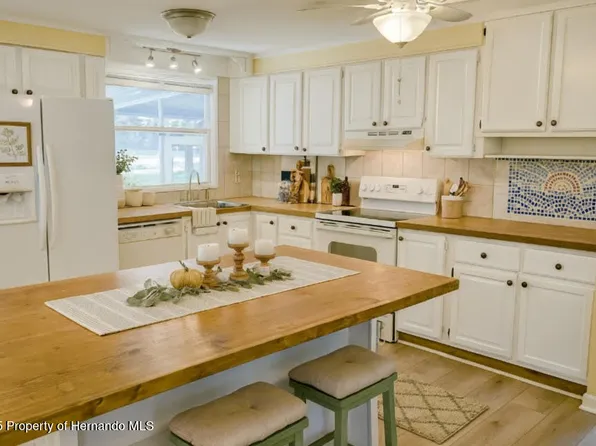 8064 Mission St, Brooksville, FL 34613