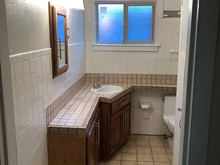 1116 E California Ave — Photo 13
