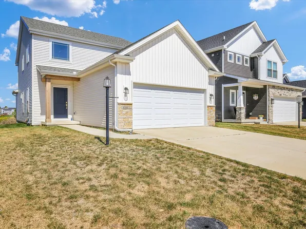 4508 Legends Dr, Champaign, IL 61822