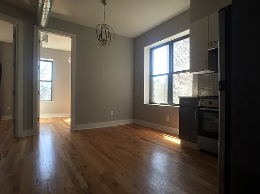 Rented by Evergreen Apartments BK | media 40