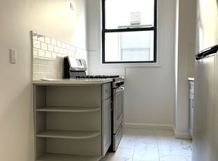 23-20 36th St #3R, Astoria, NY 11105