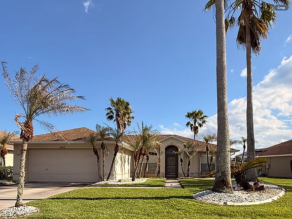 3rd image of 6764 Ferri Cir