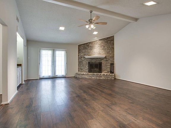3rd image of 330 Towne House Ln