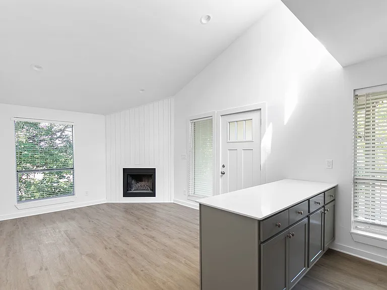 Caribou Apartments — Photo 17