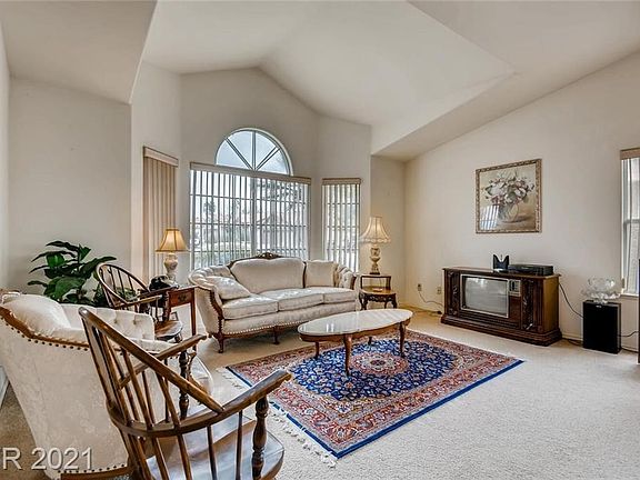 4th image of 1724 Knotty Pine Ln