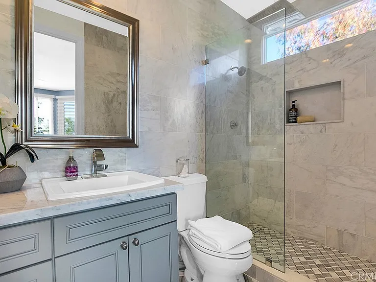 25504 Colette Way — Photo 34