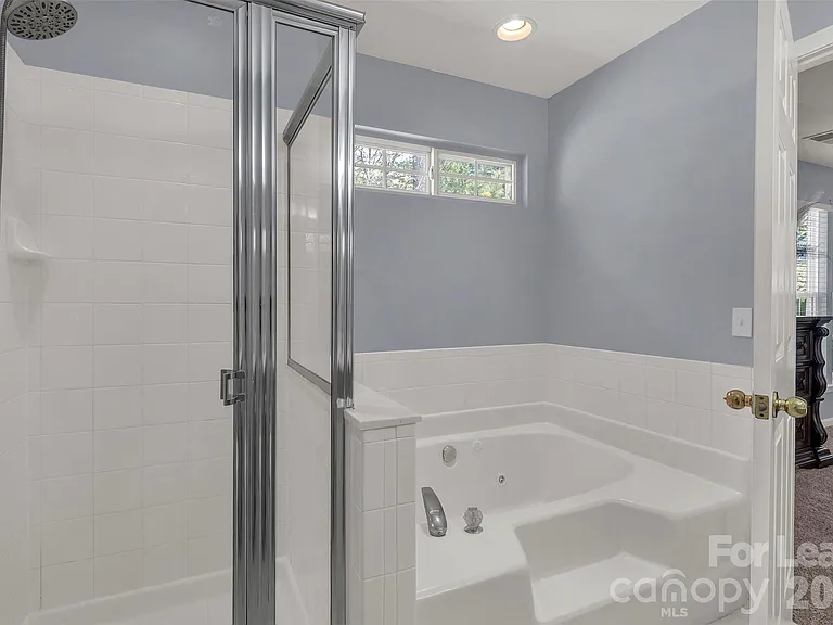 1802 Robinwood Village Dr — Photo 22