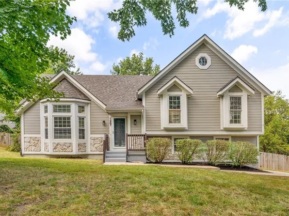1267 N Lucy Montgomery Way, Olathe, KS 66061