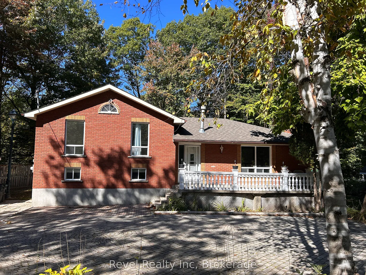 4 bed, $2,850 — Photo 1