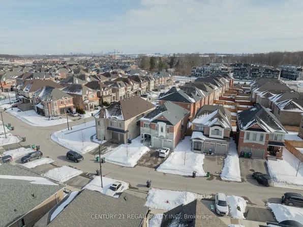 25 Elysian Fields Cir, Brampton, ON L6Y 6E9