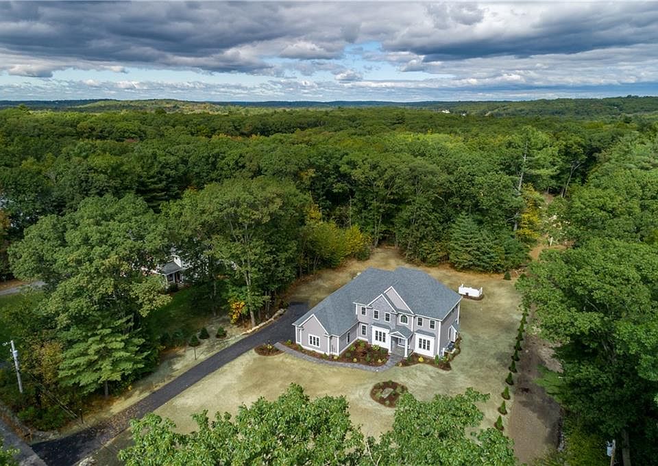2nd image of 5 Rustic Ln
