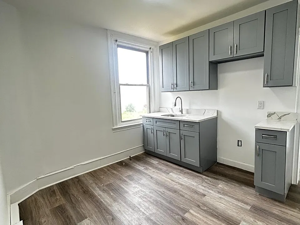 1111 W Lehigh Ave #3