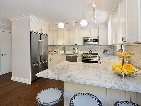 4th image of 575 Main St APT 515