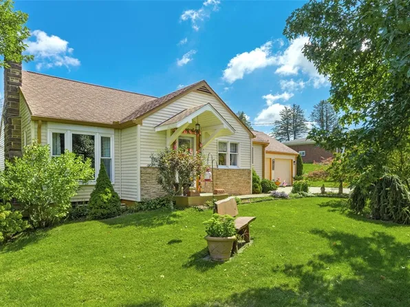 167 Oglevee Ln, Connellsville, PA 15425