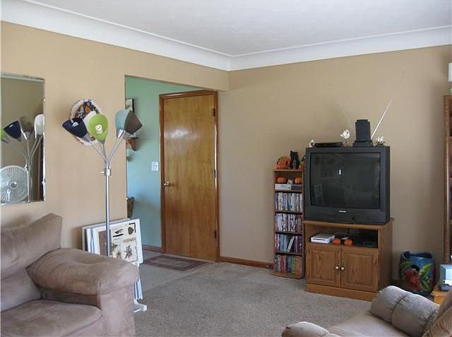 2nd image of 1138 Rosedale St