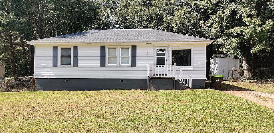 1st image of 3 Meadowbrook Dr