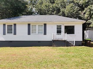 3 Meadowbrook Dr, Newnan, GA 30263