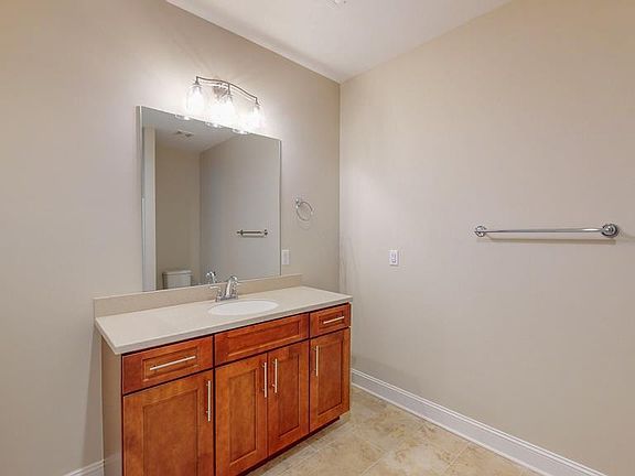 4th image of 1425 Niki Way NE