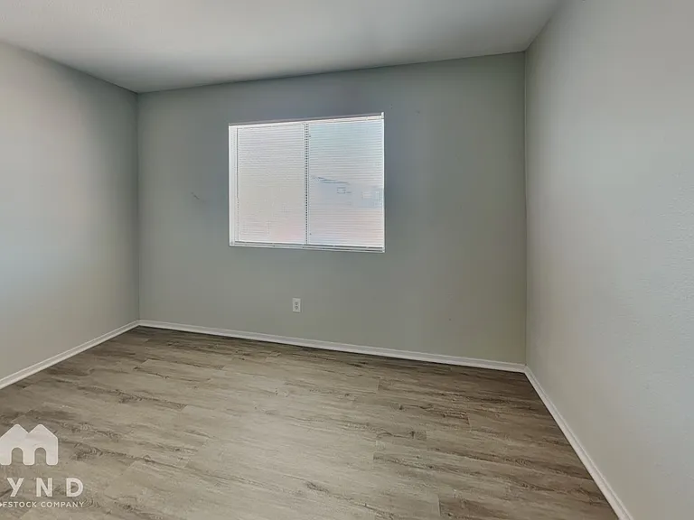 6271 Stone Hollow Ave — Photo 13