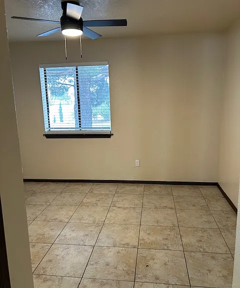 3290 Venus St #D — Photo 12
