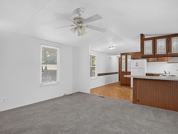 3rd image of 441 Hunter Rd