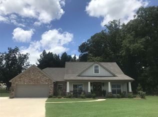 206 Evelyn Ln, Brandon, MS 39042