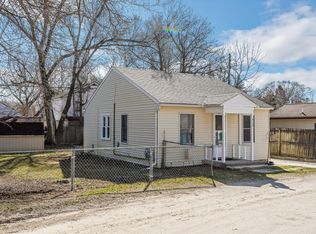 9142 Forest Rd, Whitmore Lake, MI 48189