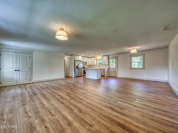 5th image of 2707 Harris Rd