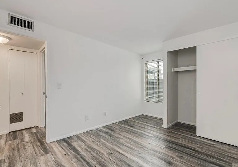 1327 S Wright Rd — Photo 28