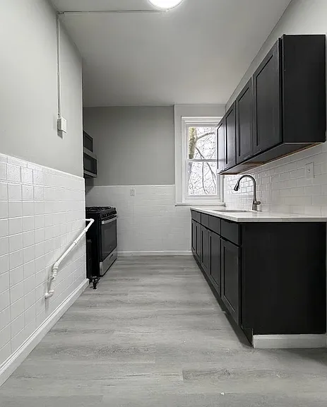 218 E 7th St #37 — Photo 1