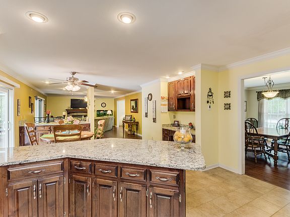 5th image of 7904 Woodstone Dr