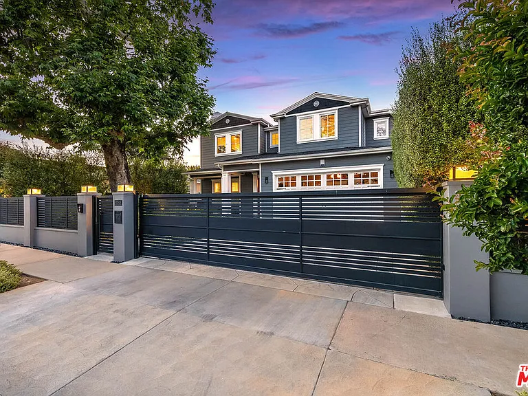 10515 Whipple St — Photo 56