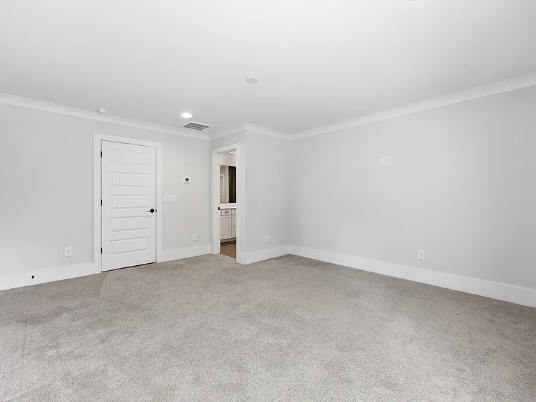 2957 Ross Ave #1 — Photo 19