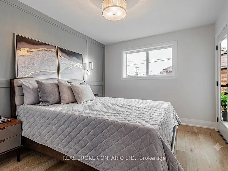 25 Newlin Cres #UPPER — Photo 9