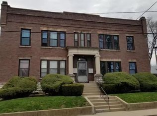 311 Oneida St APT 2E, Joliet, IL 60435
