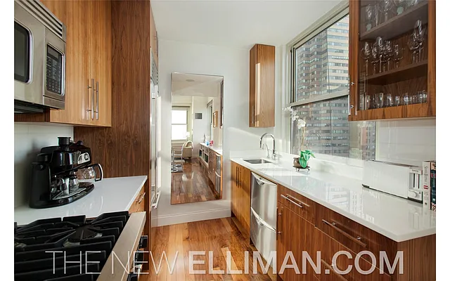 Rented by Douglas Elliman | media 15