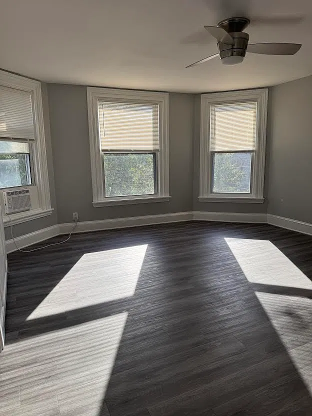 Studio, 652 sqft, $1,250 — Photo 2