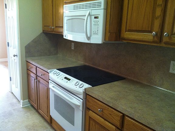 2nd image of 131 Satinwood Cir