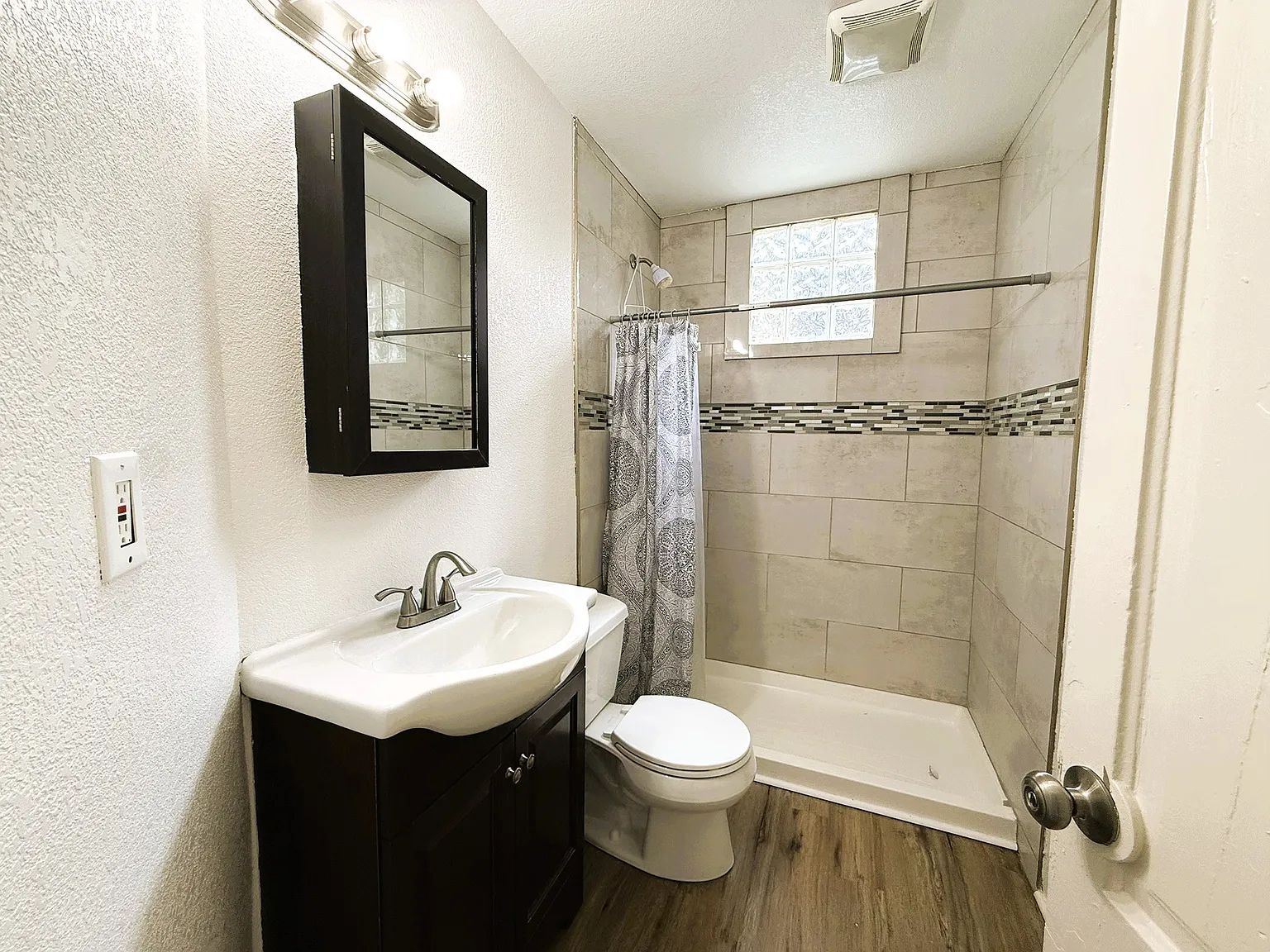 1 bed, 700 sqft, $695 — Photo 3