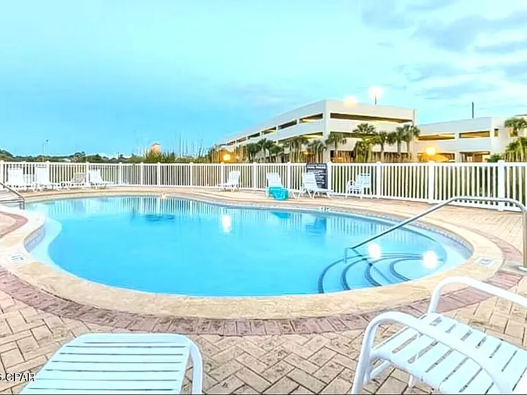 301 Lullwater Dr #401 — Photo 12